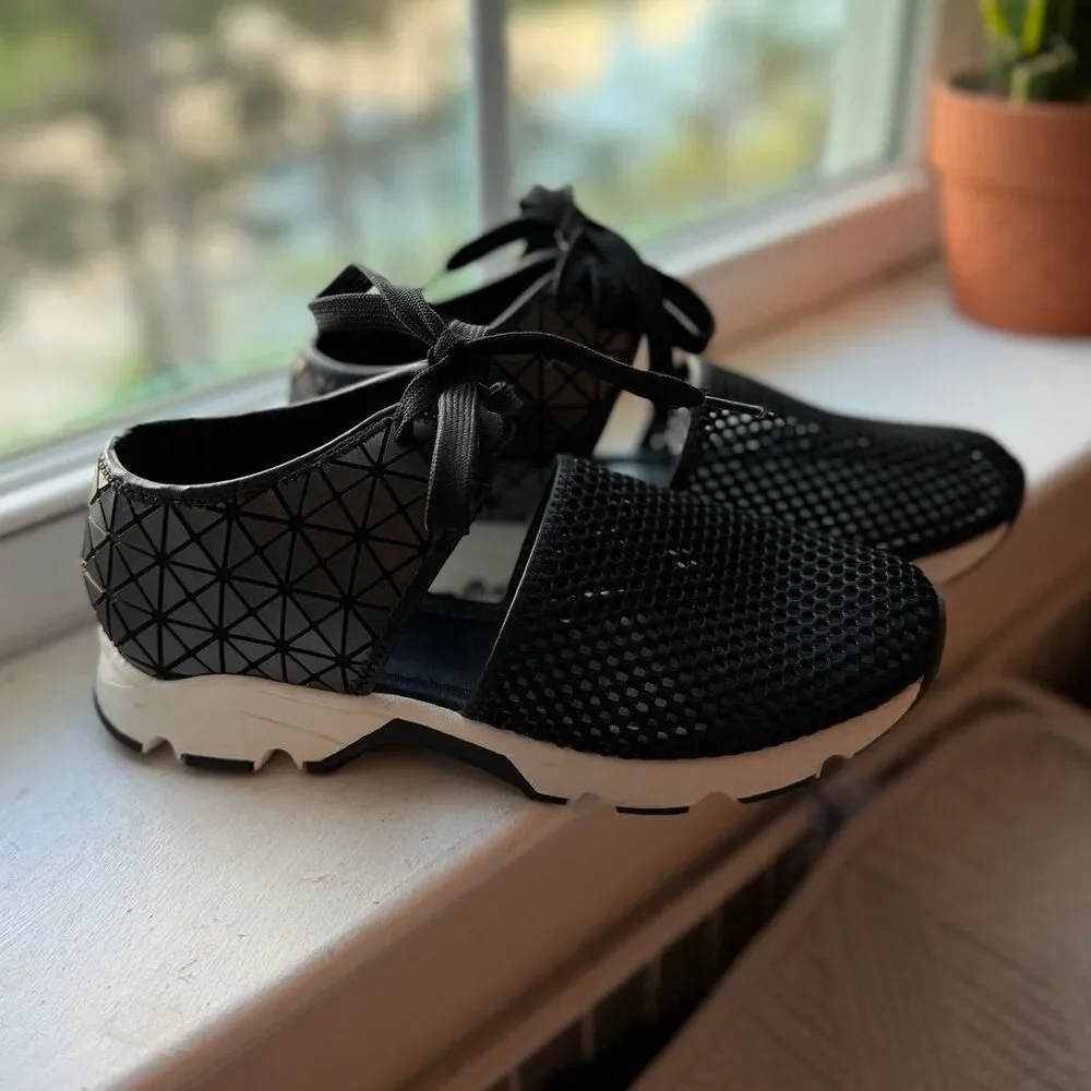 All Black Signature Amazing Mesh Black Fashion Breathable Sneakers Size 38 EUC